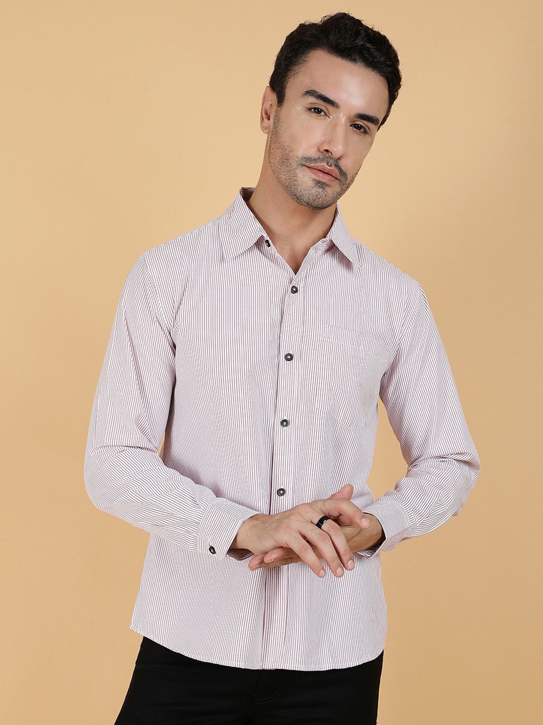 Kotty Men Relaxed Spread Collar Graphic Printed Casual Shirt