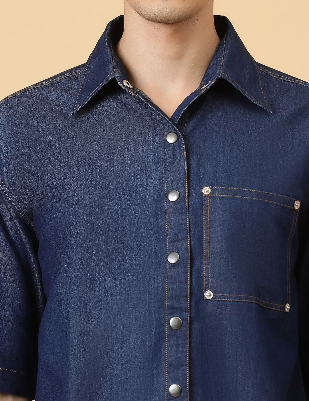 Kotty Men Relaxed Spread Collar Solid Cotton Casual Shirt