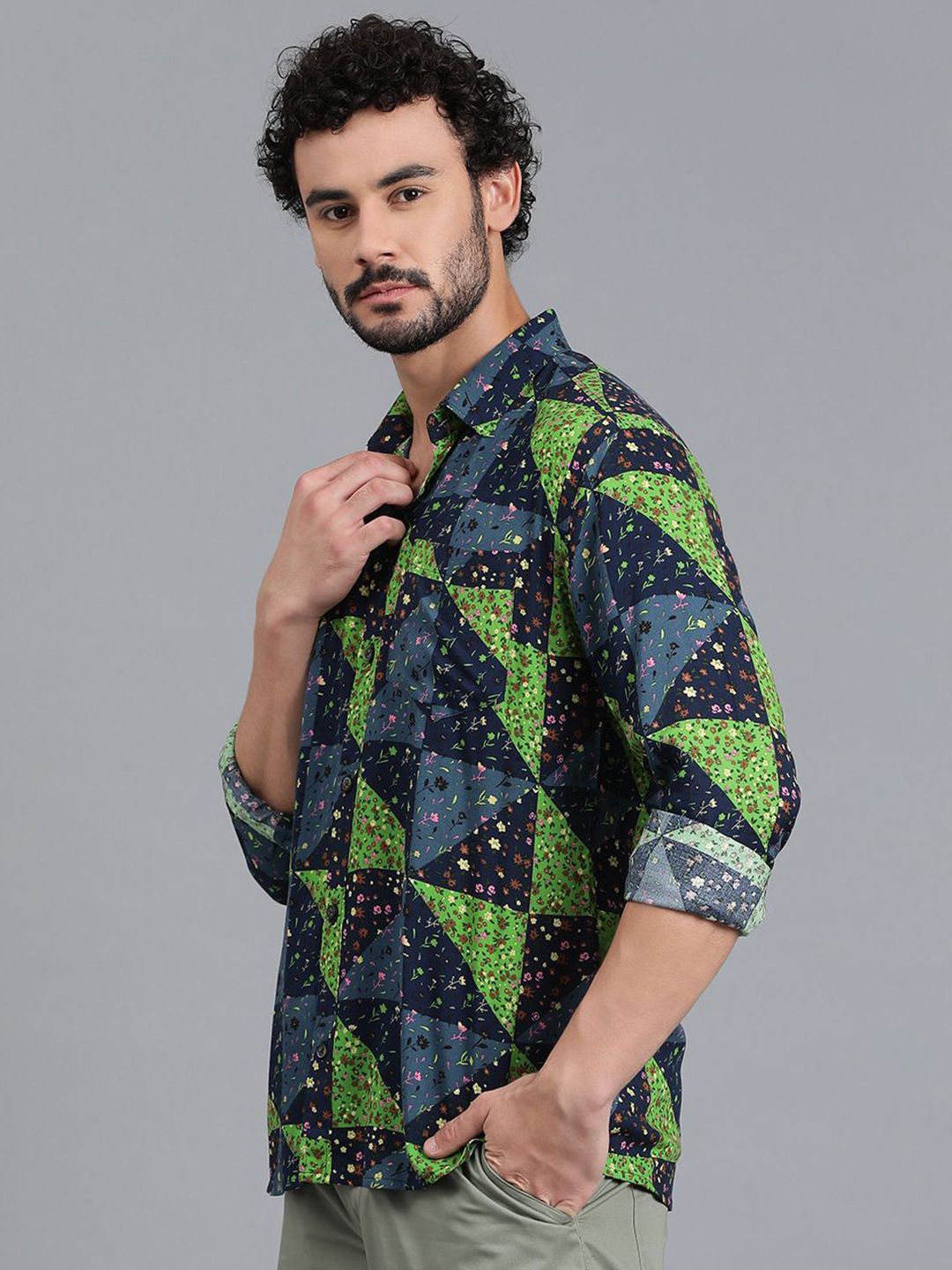 Kotty New Relaxed Fit Floral Printed Cutaway Collar Casual Shirt