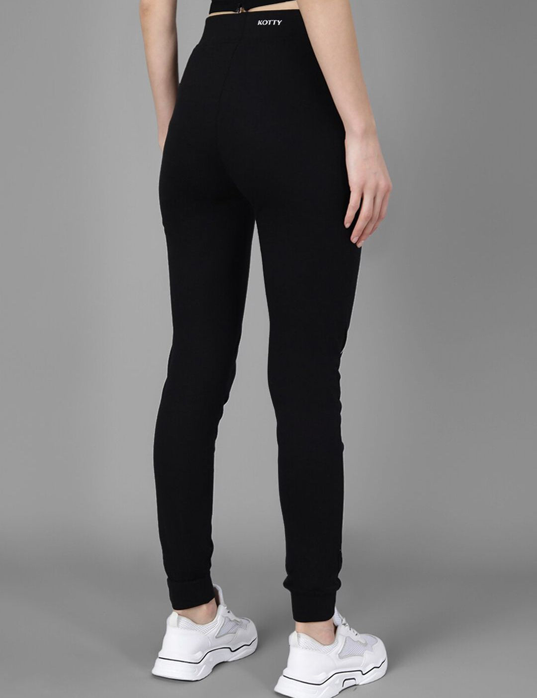 Kotty Women Black & White Printed Joggers