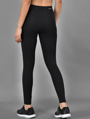 Kotty Women Black & White Printed Tights