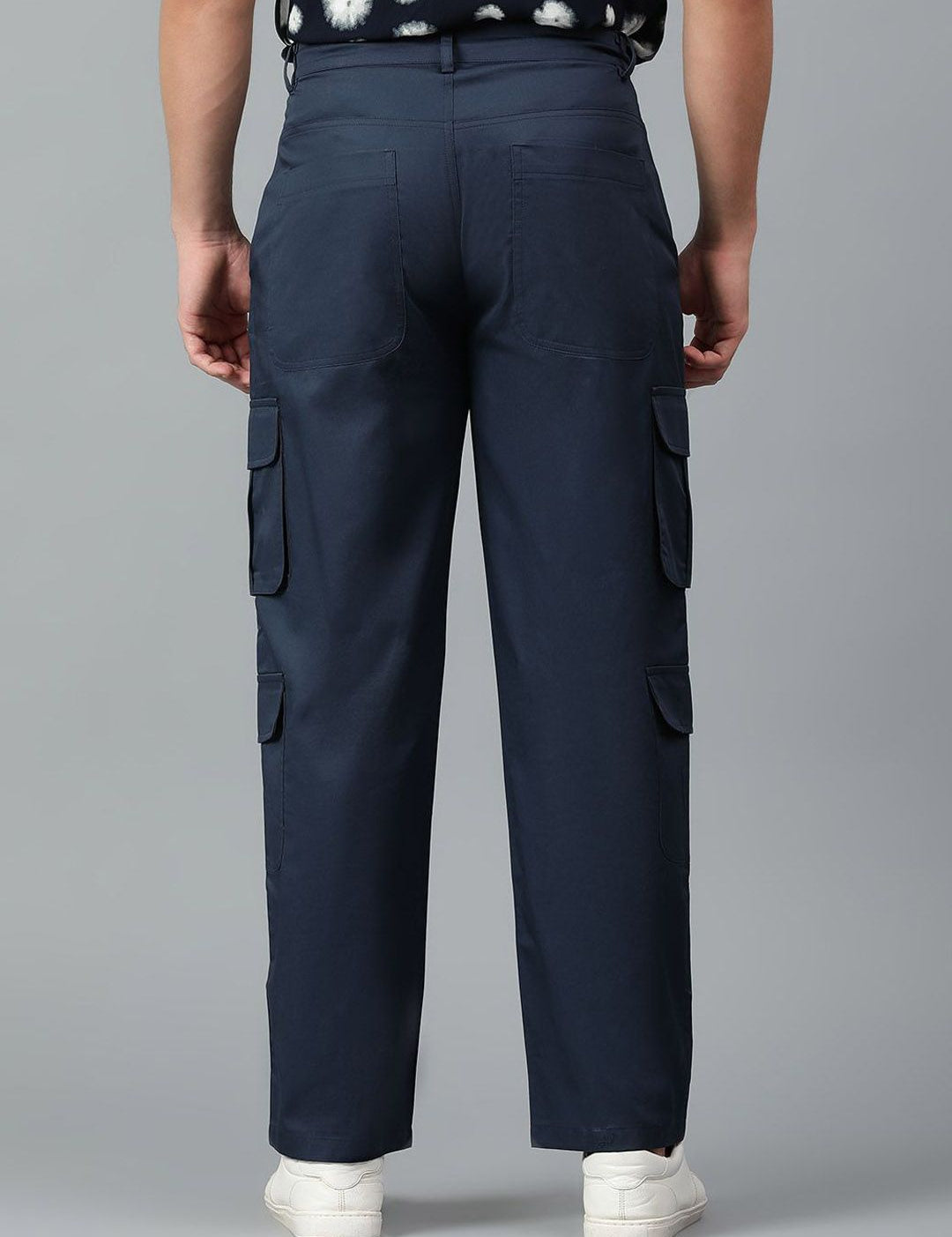 Kotty Men Relaxed Low-Rise Easy Wash Cargos Trousers