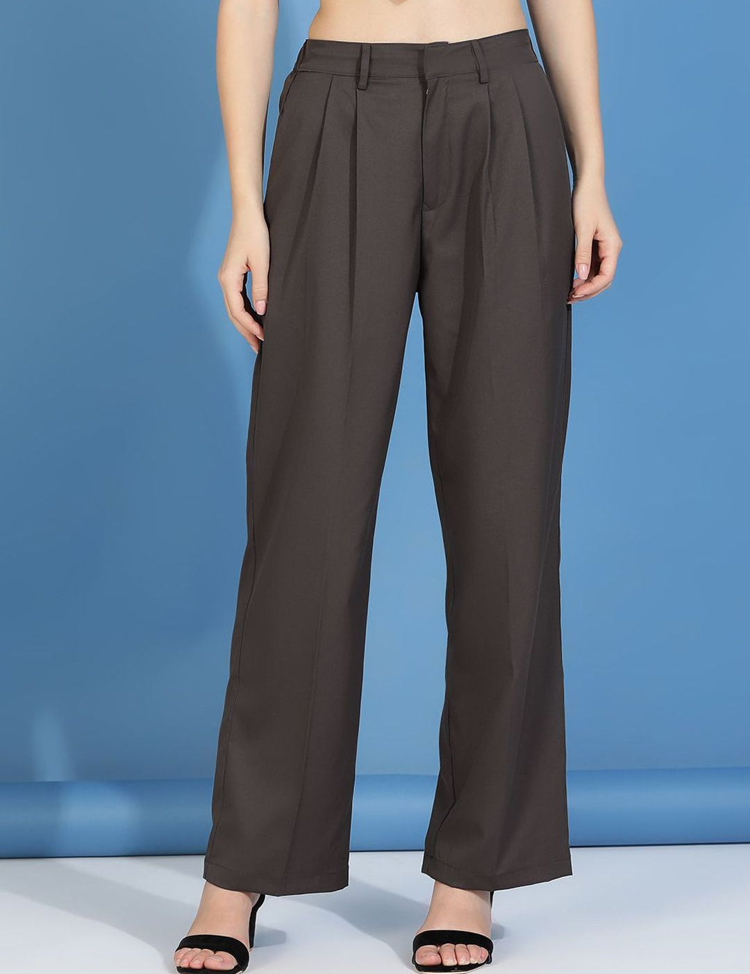 Kotty Women Relaxed Straight Fit High-Rise Easy Wash Pleated Parallel Trousers