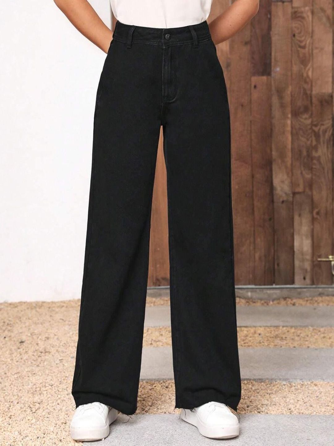 Kotty Black Women Jean Straight Fit High-Rise Clean Look Stretchable Jeans