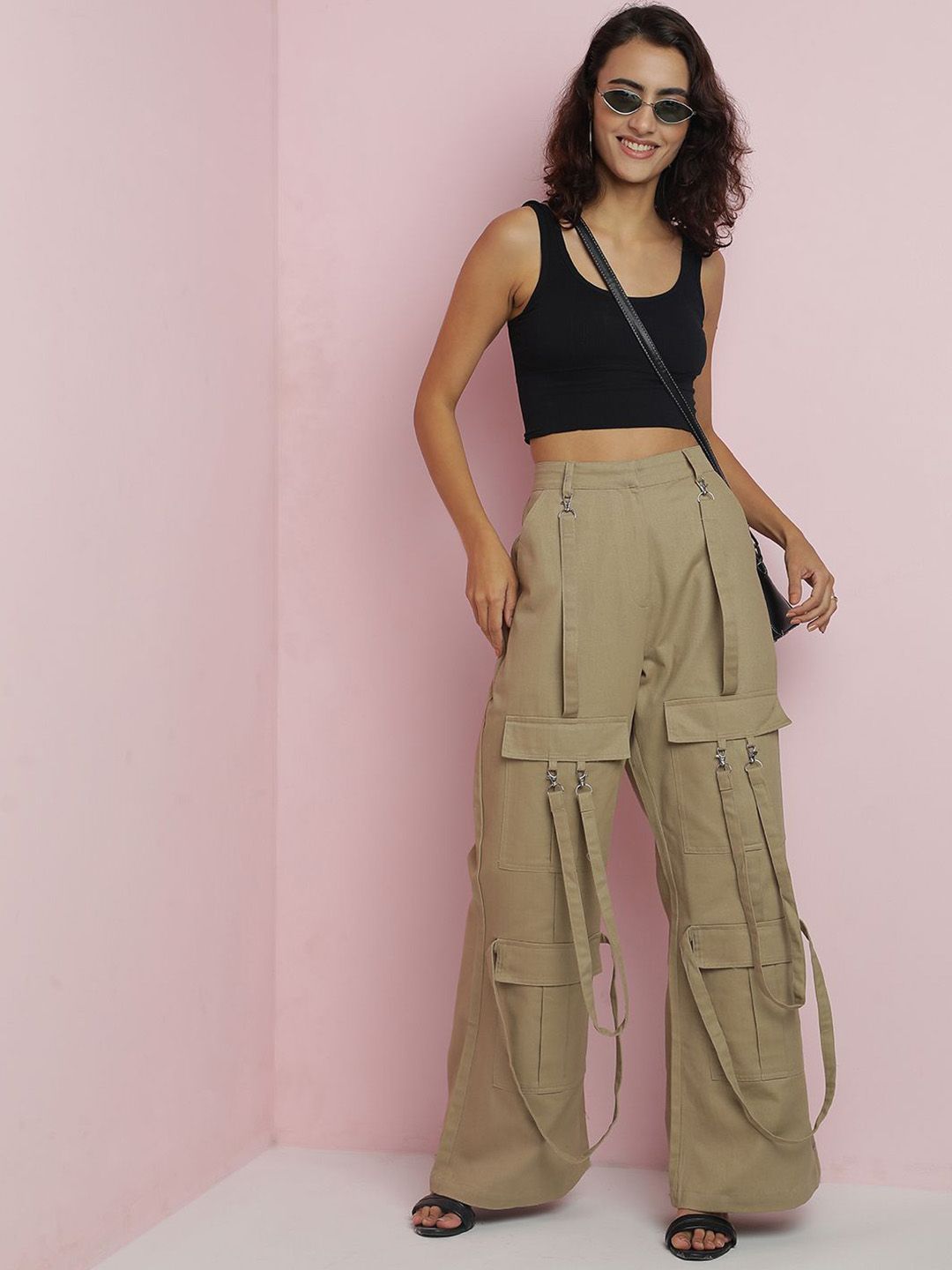 Kotty Women Solid Relaxed Straight Fit Mid-Rise Cargo Trousers