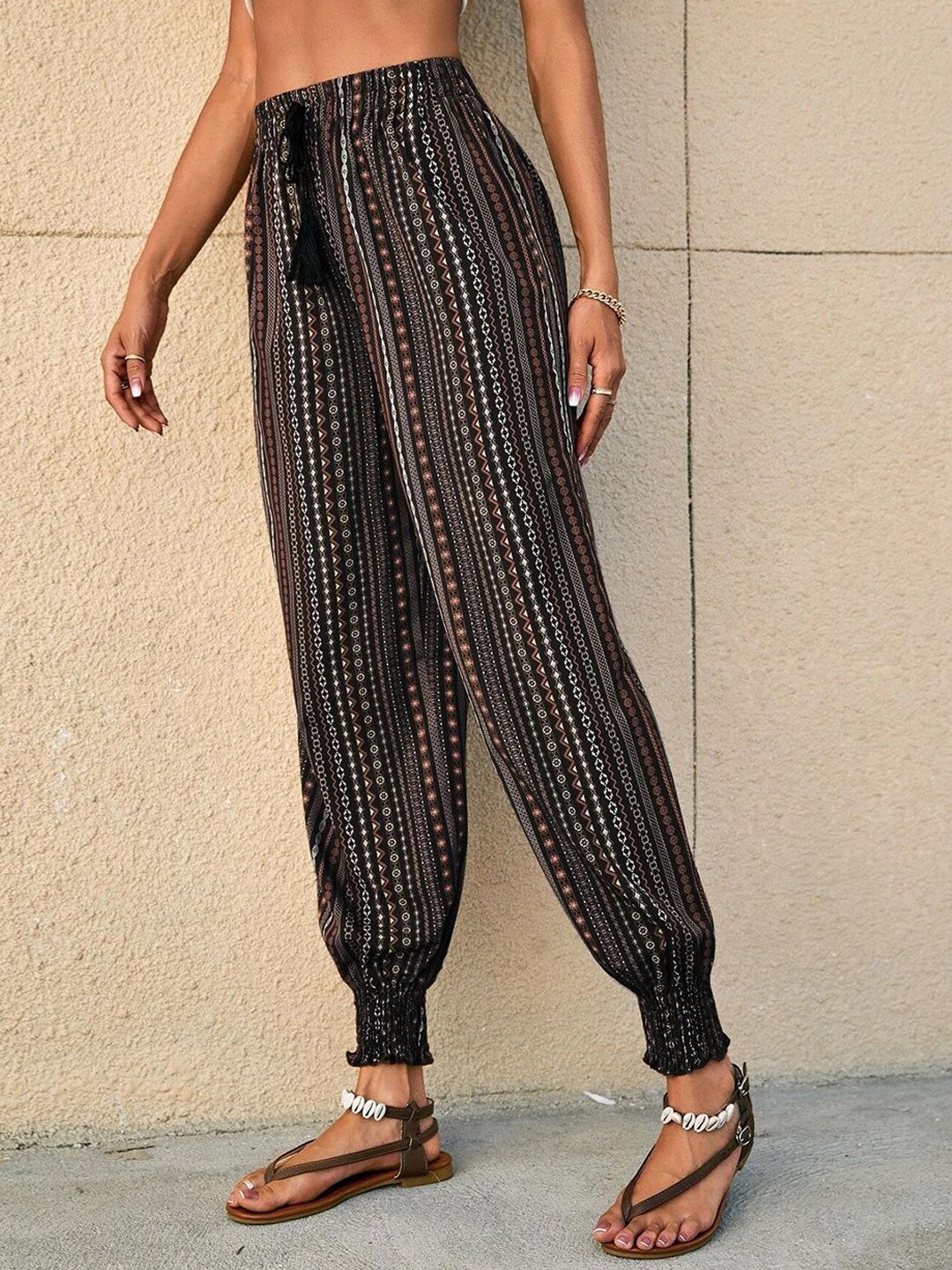 Kotty Women Black Printed Relaxed High-Rise Easy Wash Joggers