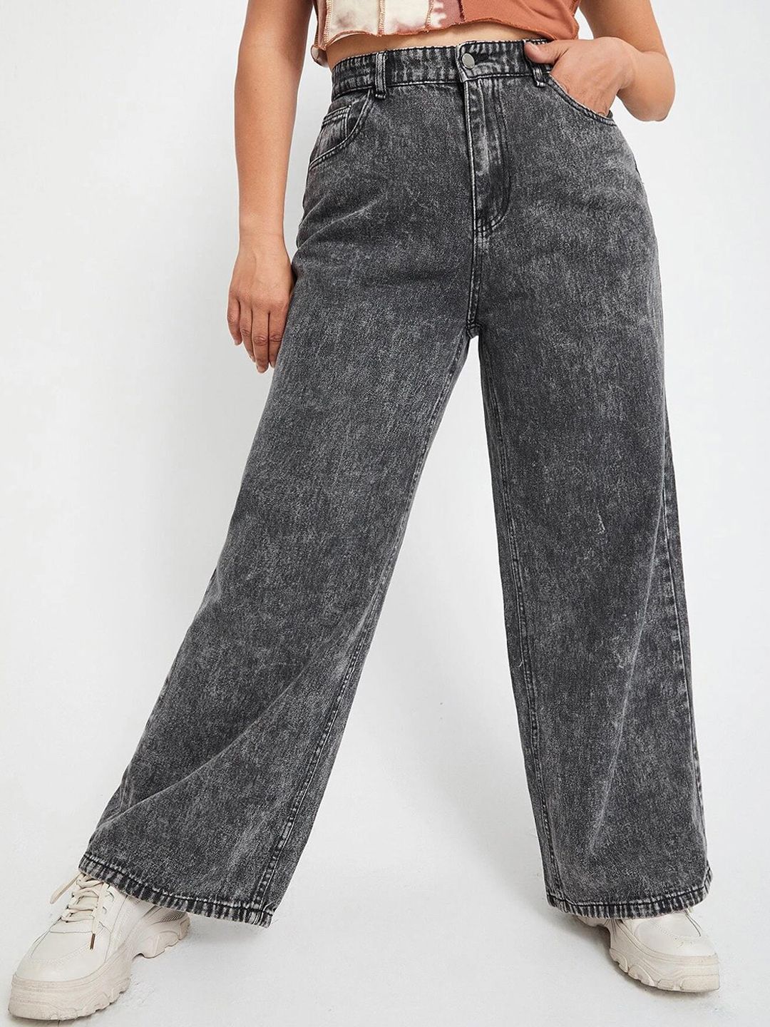 Kotty Women Straight Fit High-Rise Low Distress Heavy Fade Stretchable Jeans