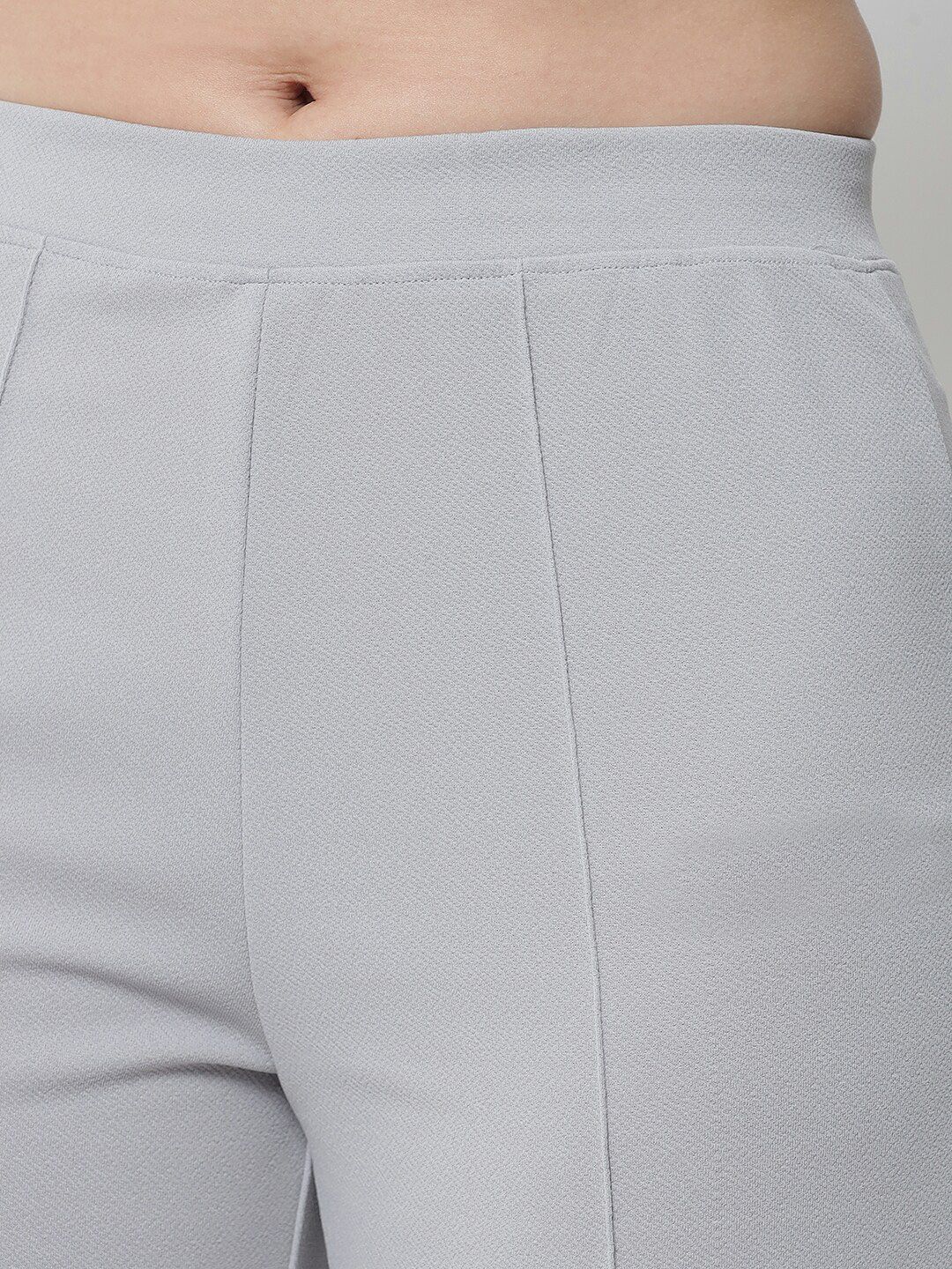 Kotty Women Grey Solid Relaxed Straight Fit Parallel Trousers