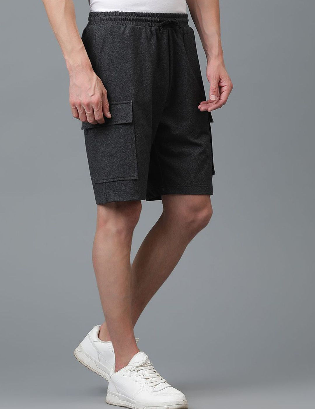 Kotty Men Low-Rise Cargo Shorts