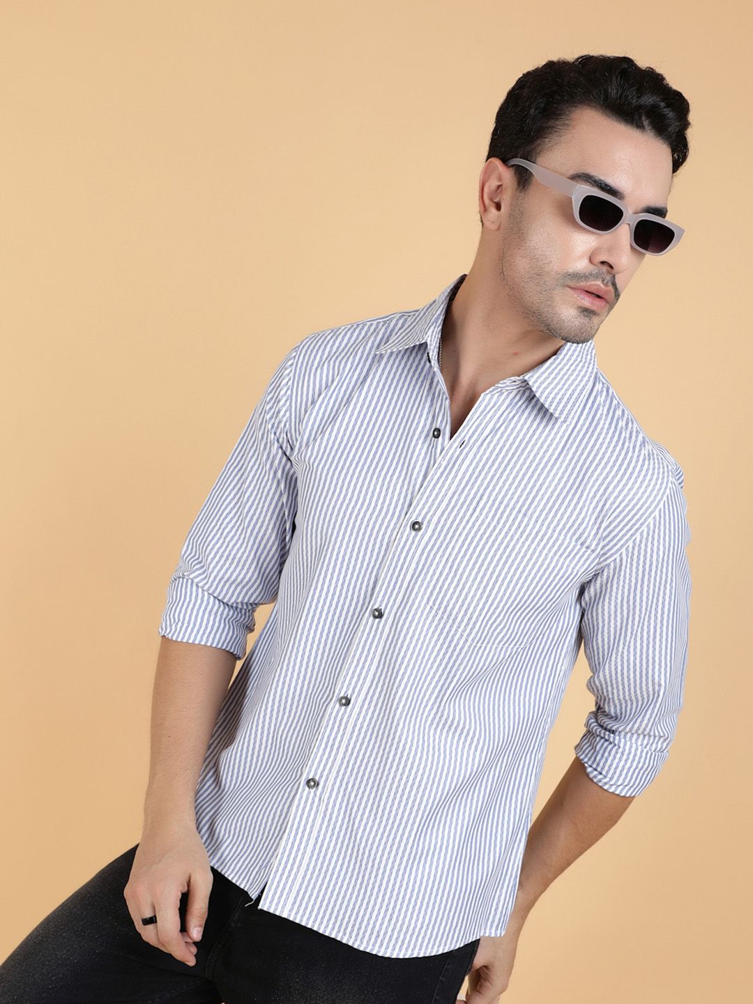 Kotty Men Relaxed Spread Collar Graphic Printed Casual Shirt
