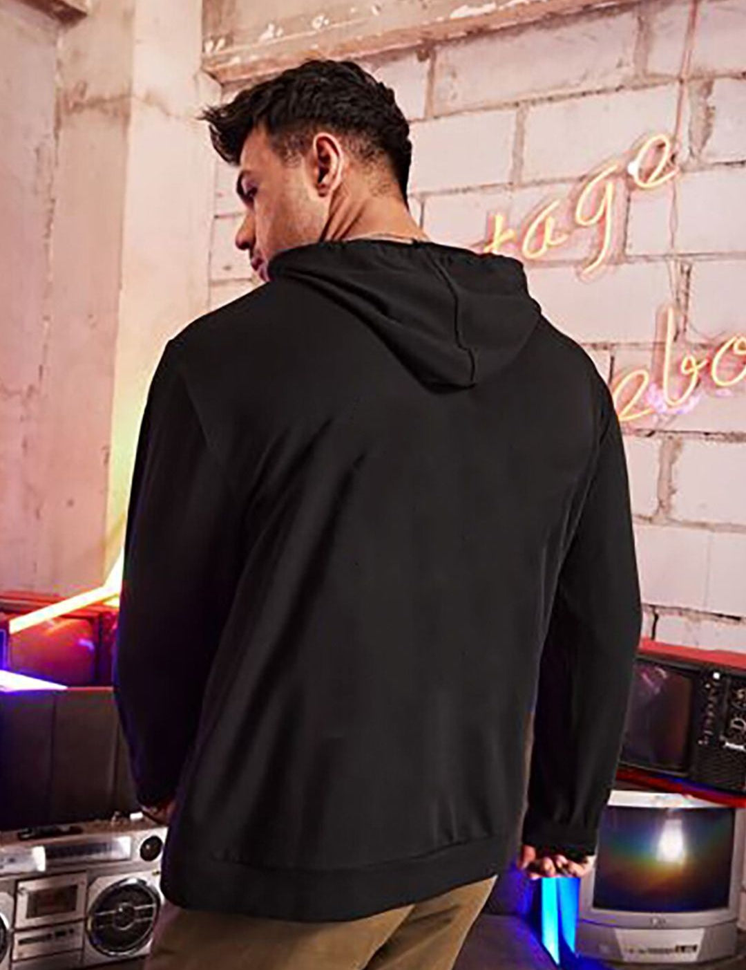 Kotty Black Hooded Fleece Pullover Sweatshirt