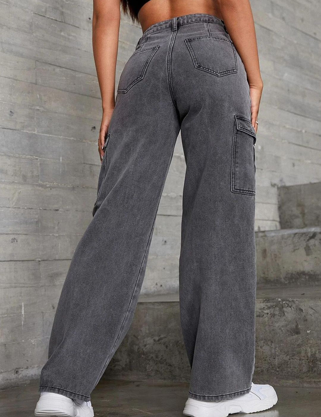 Kotty Women Grey Jean Straight Fit Mildly Distressed Light Fade Stretchable Jeans