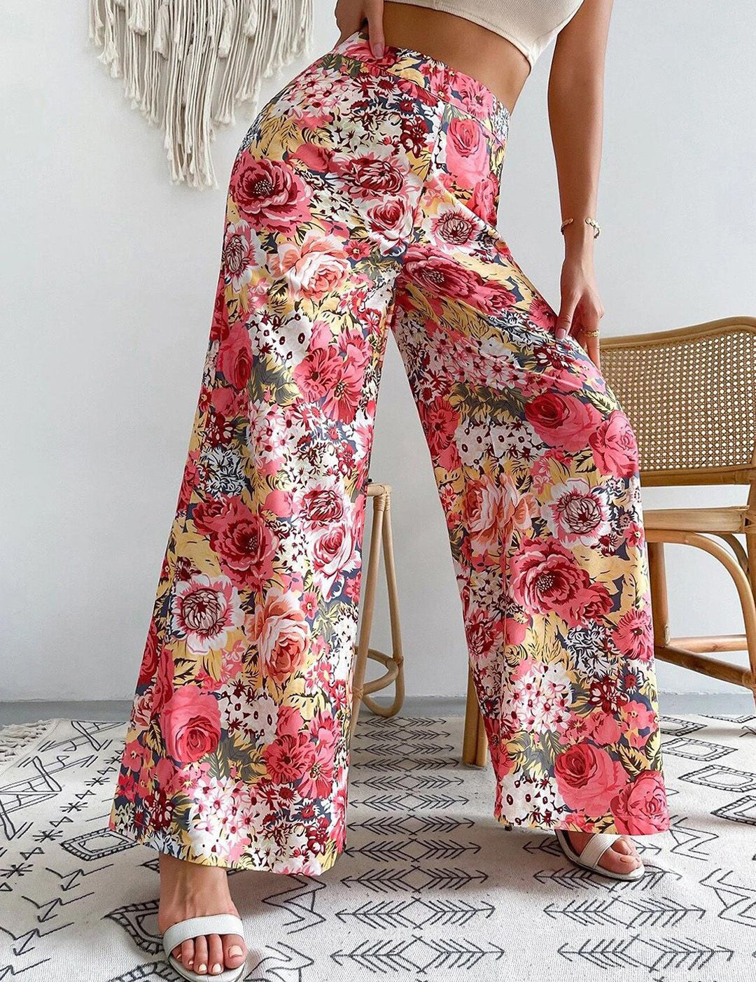Kotty Women Pink Floral Printed Relaxed Flared High-Rise Easy Wash Trousers