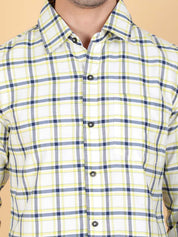 Kotty Men Relaxed Fit Spread Collar Checked Casual Shirt