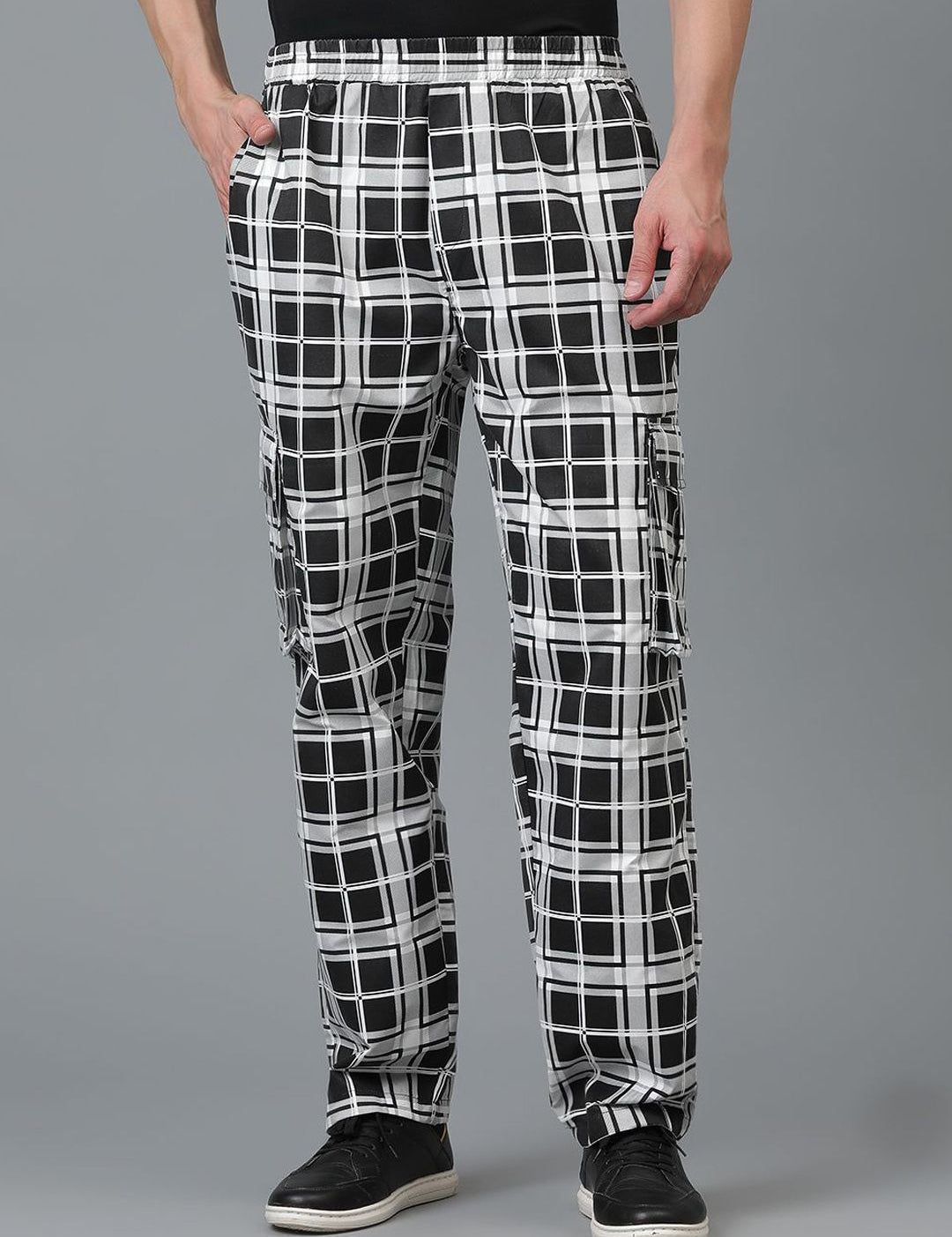 Kotty Men Checked Relaxed Low-Rise Easy Wash Trousers
