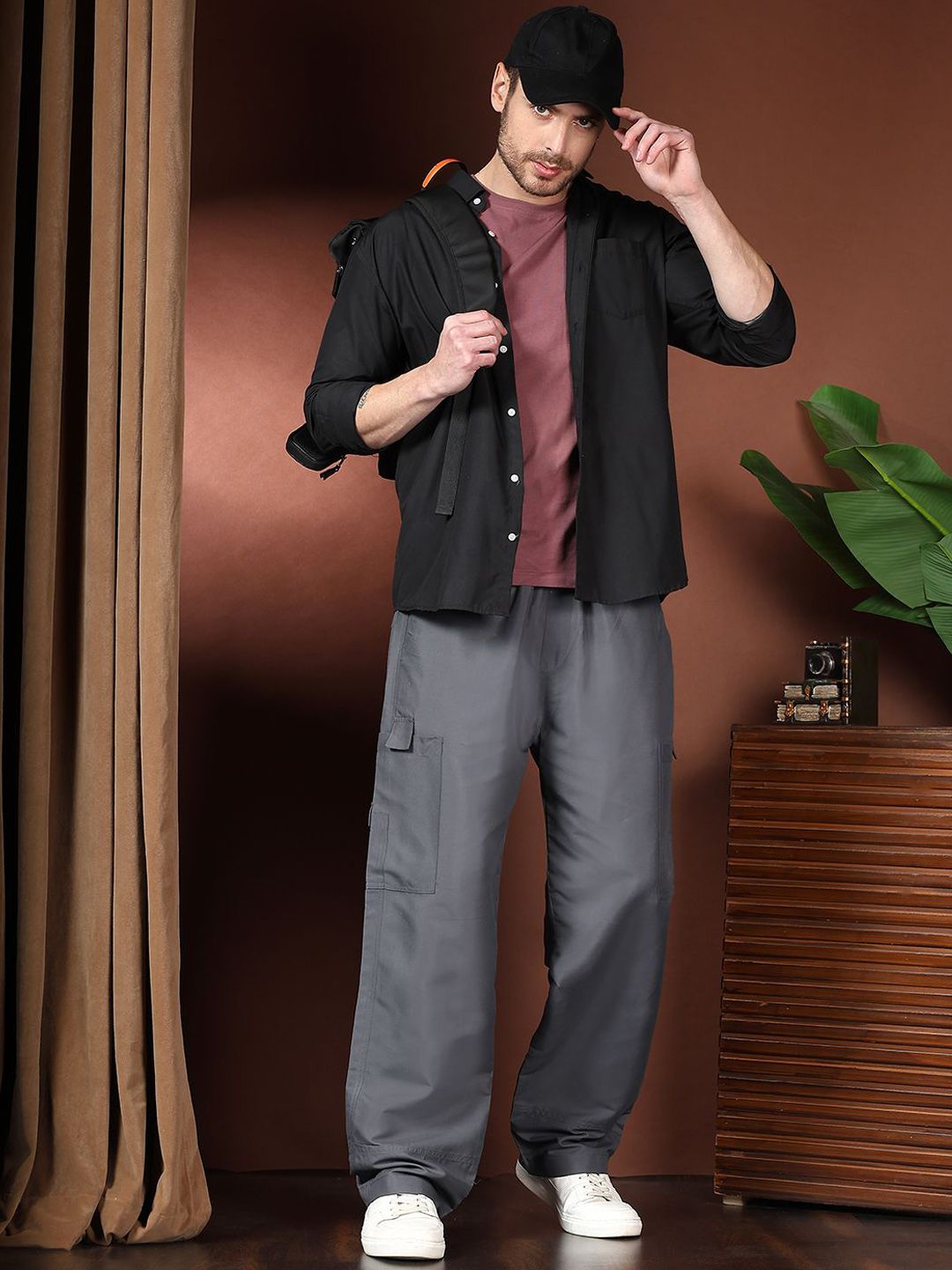 Kotty Men Relaxed Easy Wash Cargos Trousers