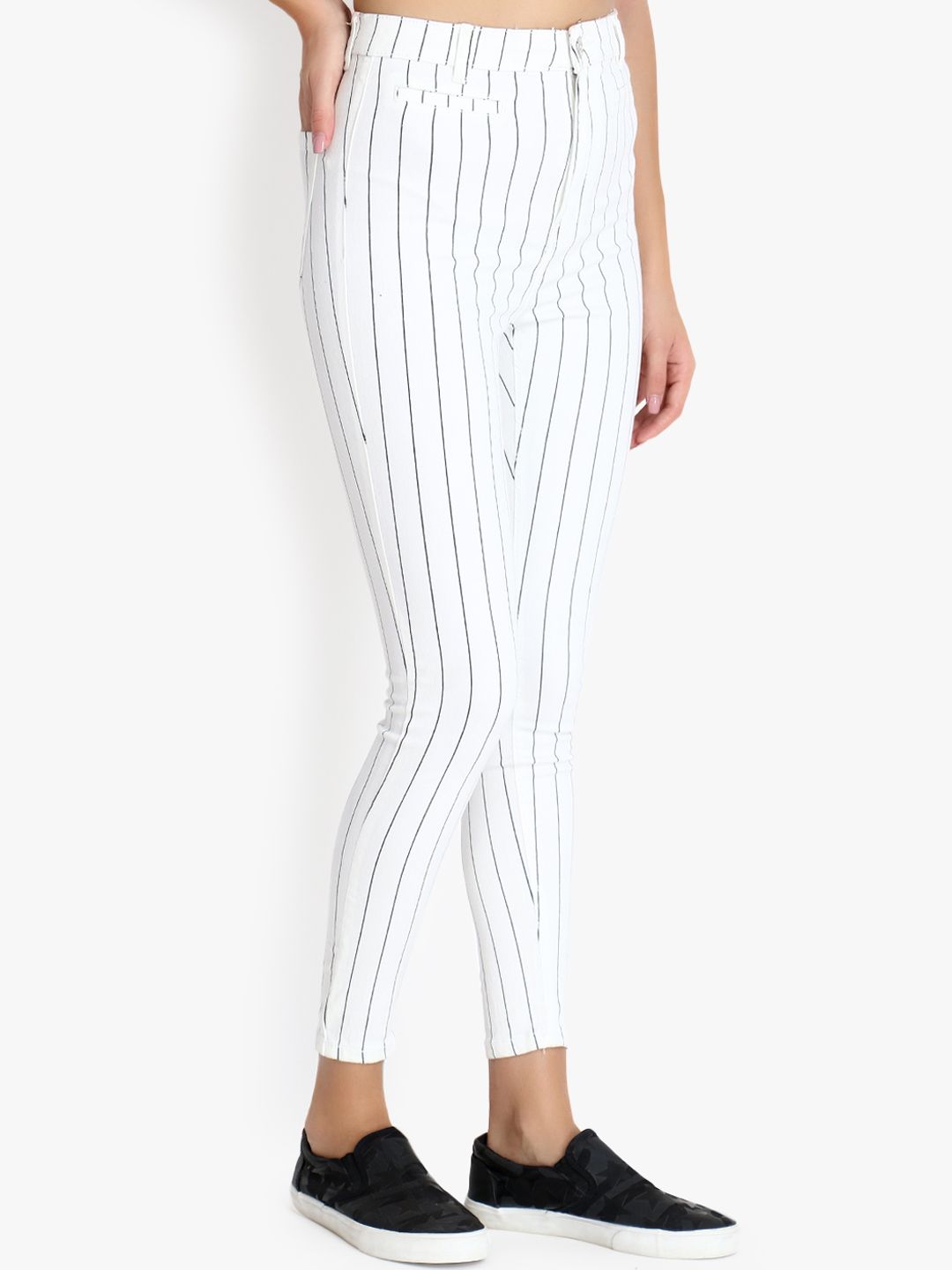 Kotty Women White & Black Skinny Fit High-Rise Clean Look Jeans