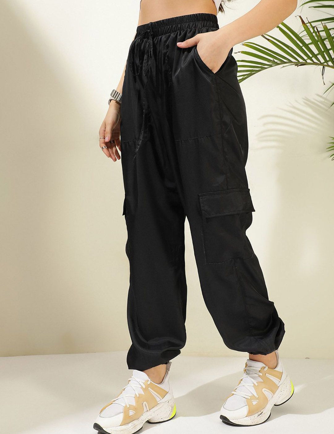 Kotty Women Relaxed High-Rise Easy Wash Joggers Trousers