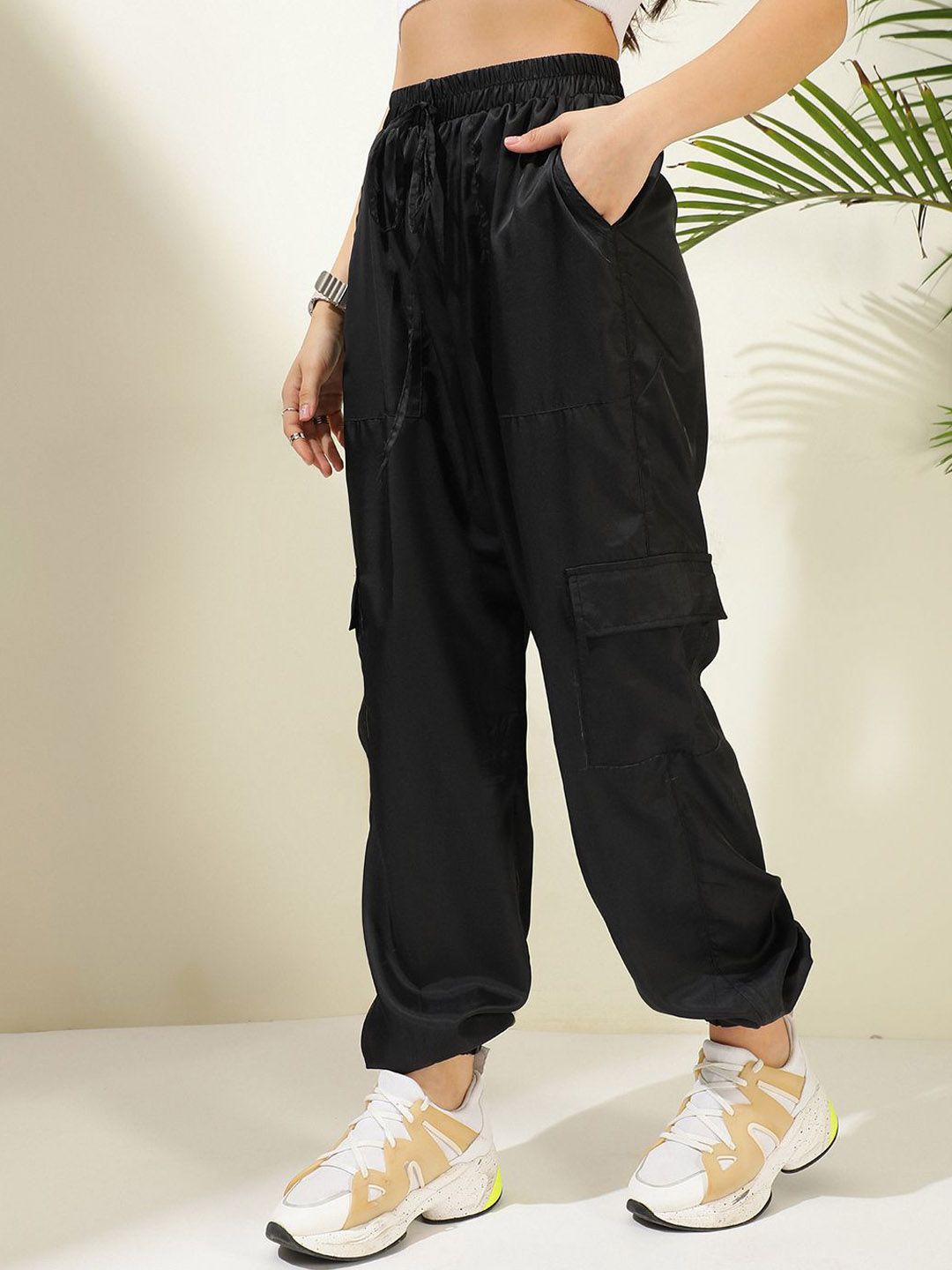 Kotty Women Relaxed High-Rise Easy Wash Joggers Trousers