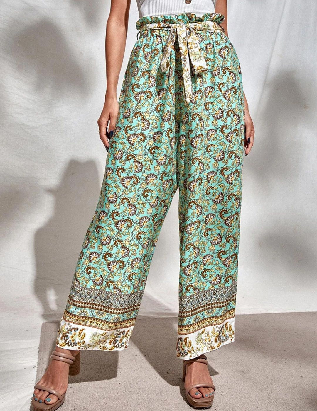 Kotty Women Green Floral Printed Trousers