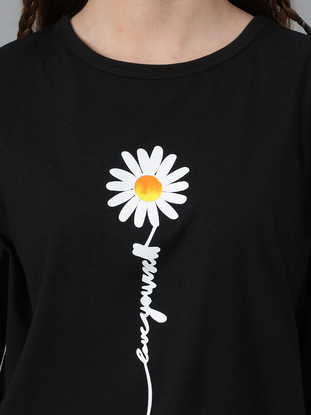 Kotty Graphic Printed Round Neck  Drop-Shoulder Sleeves Pure Cotton Oversized T-shirt