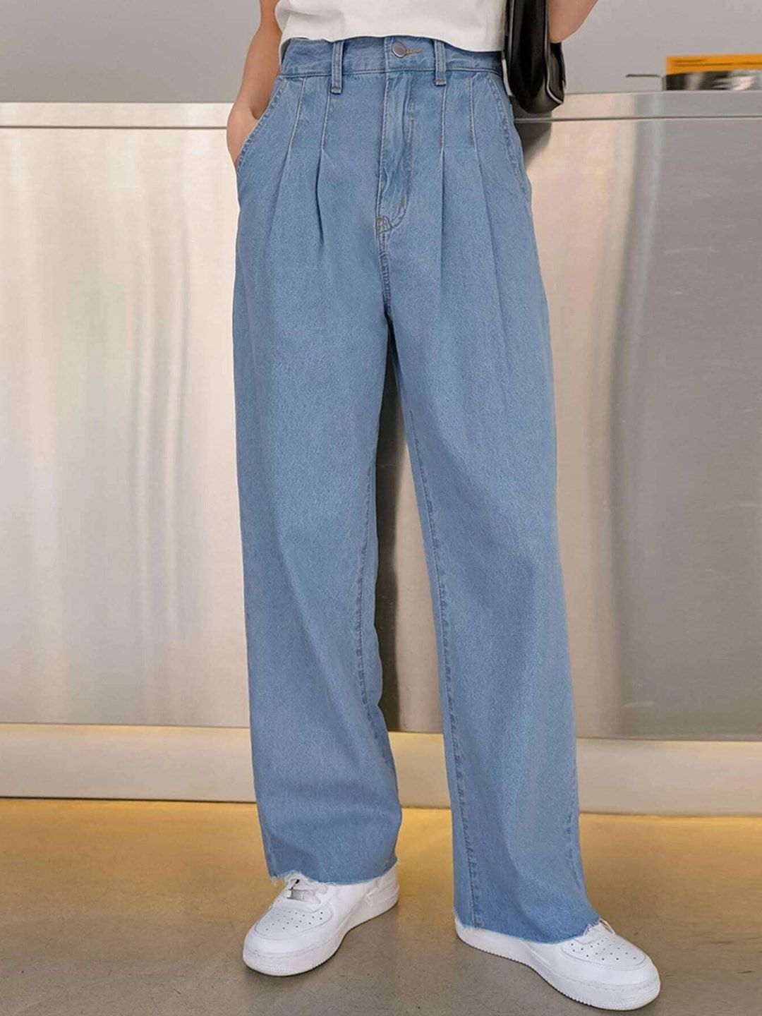 Kotty Women Jean Straight Fit High-Rise Clean Look Stretchable Jeans