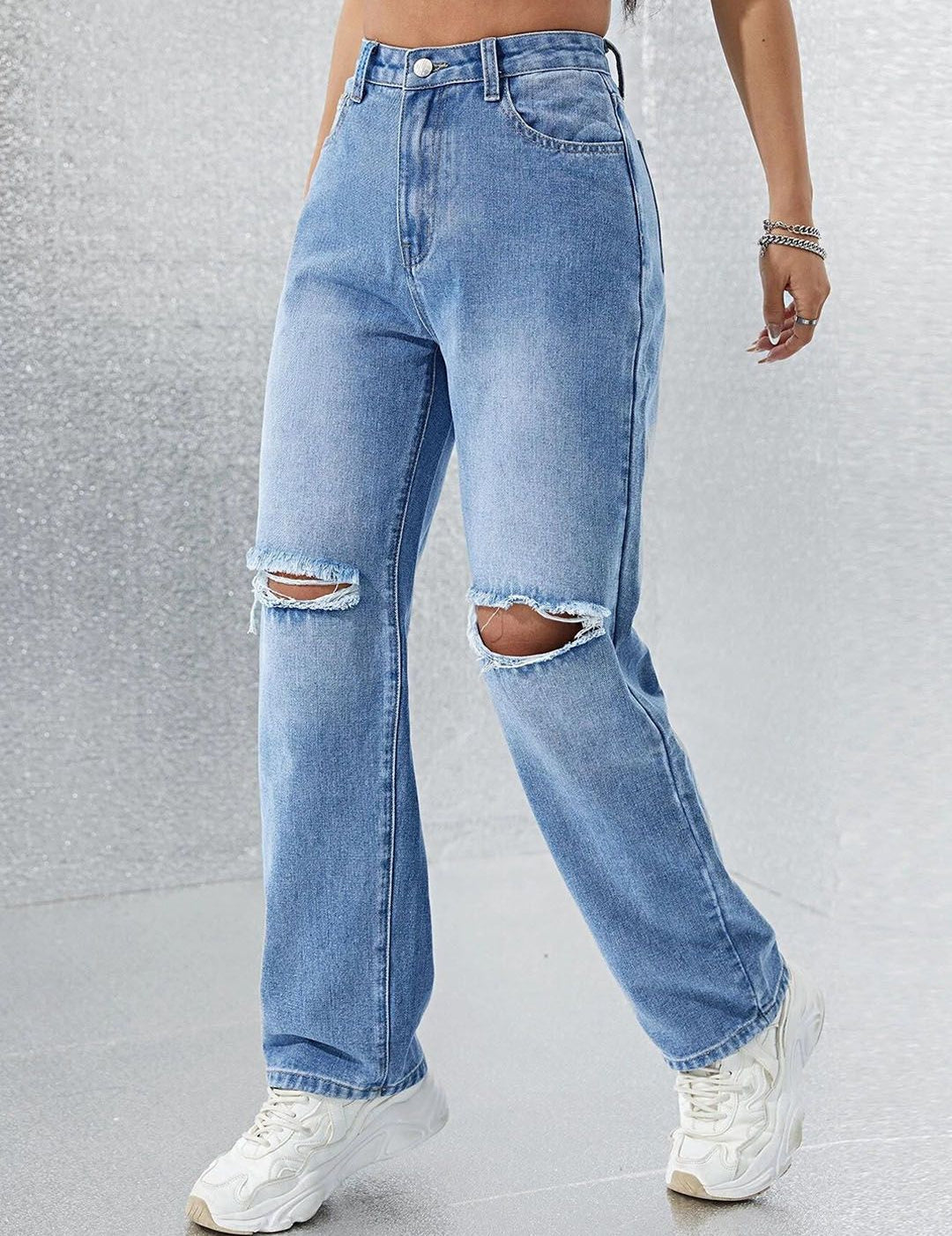 Kotty Women Straight Fit High-Rise Slash Knee Light Fade Stretchable Jeans