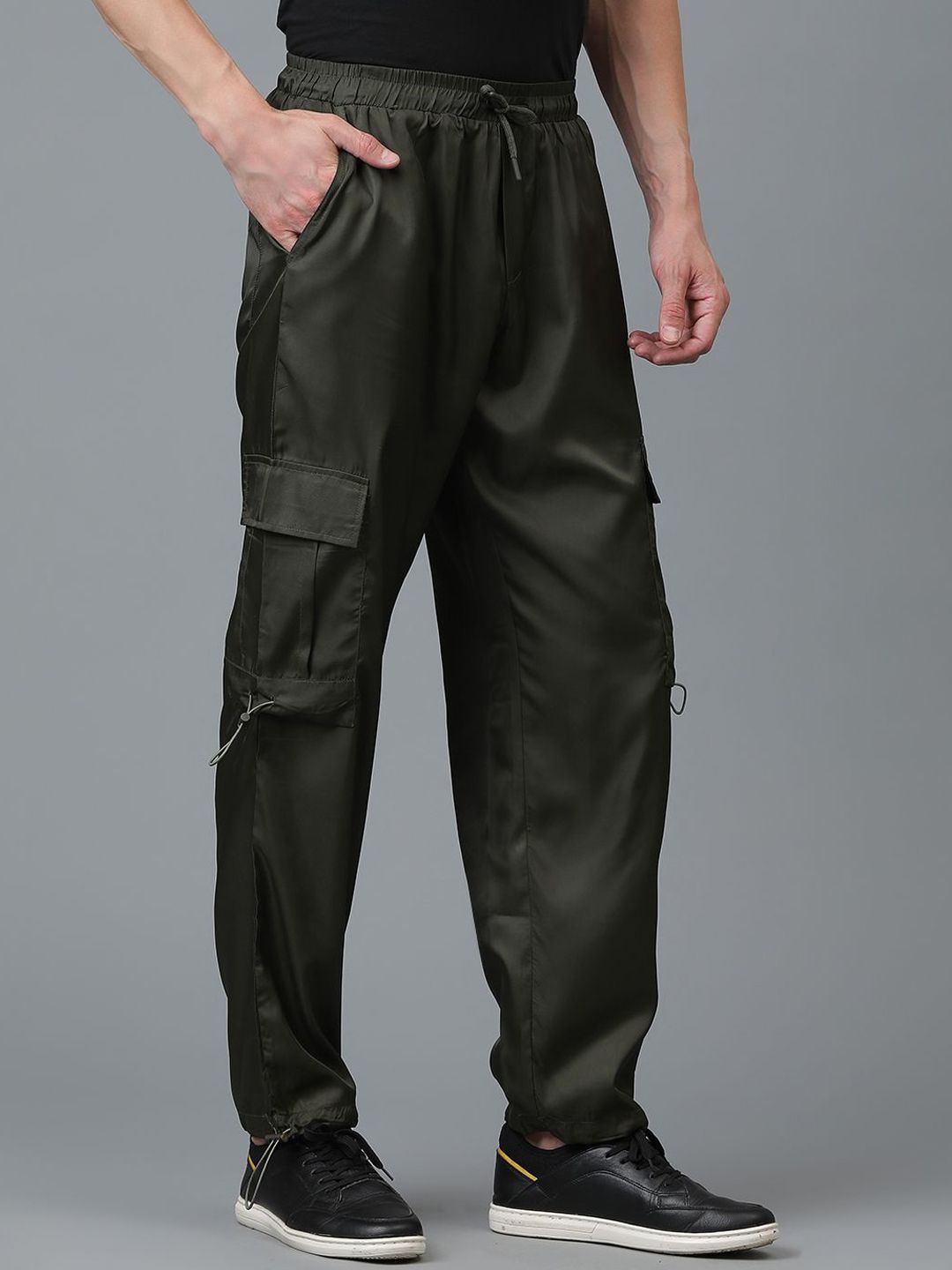 Kotty Men Relaxed Low-Rise Easy Wash Cargos Trousers