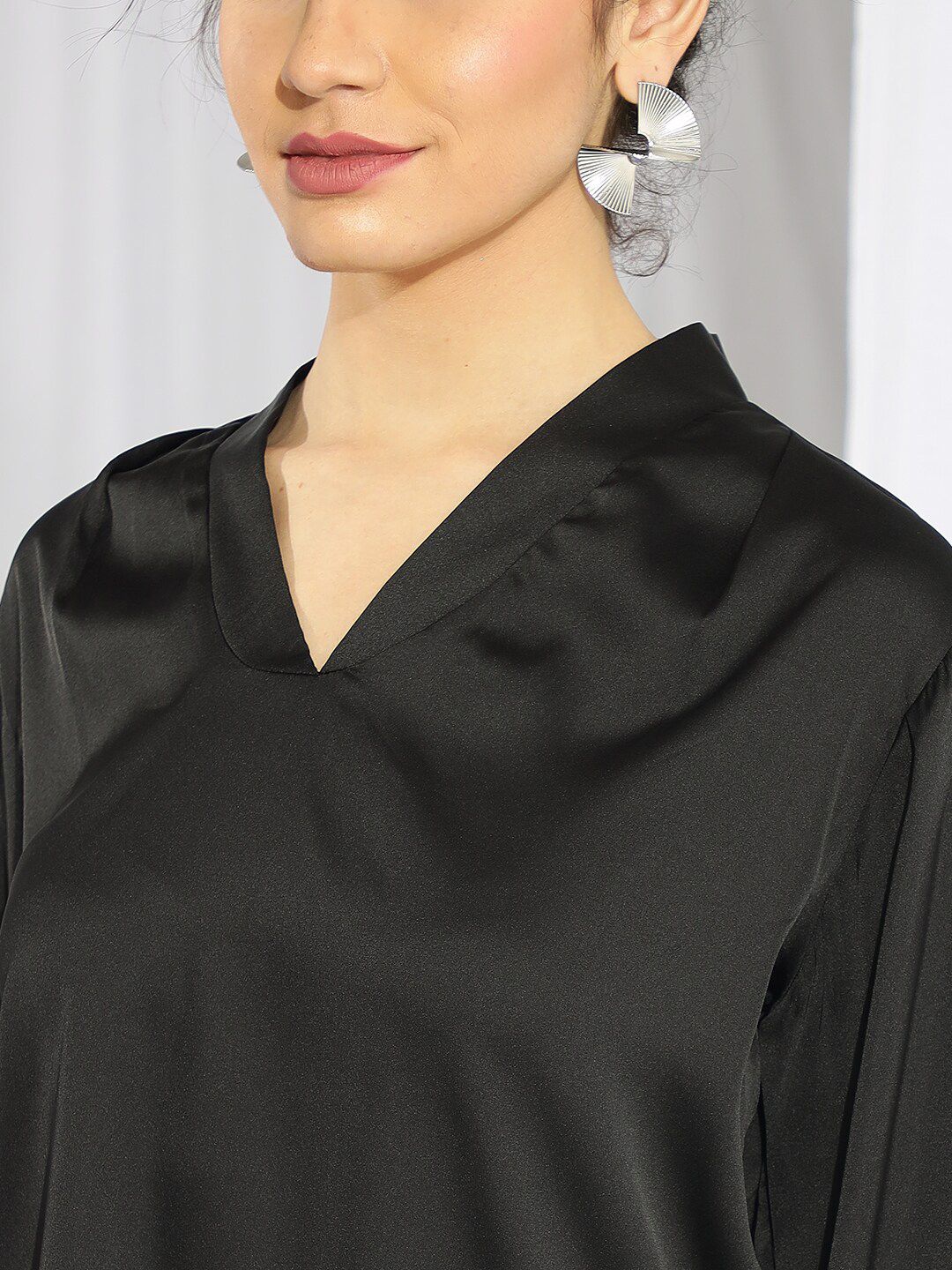 KOTTY BIZwear Black V-Neck Cuffed Sleeves Satin Top