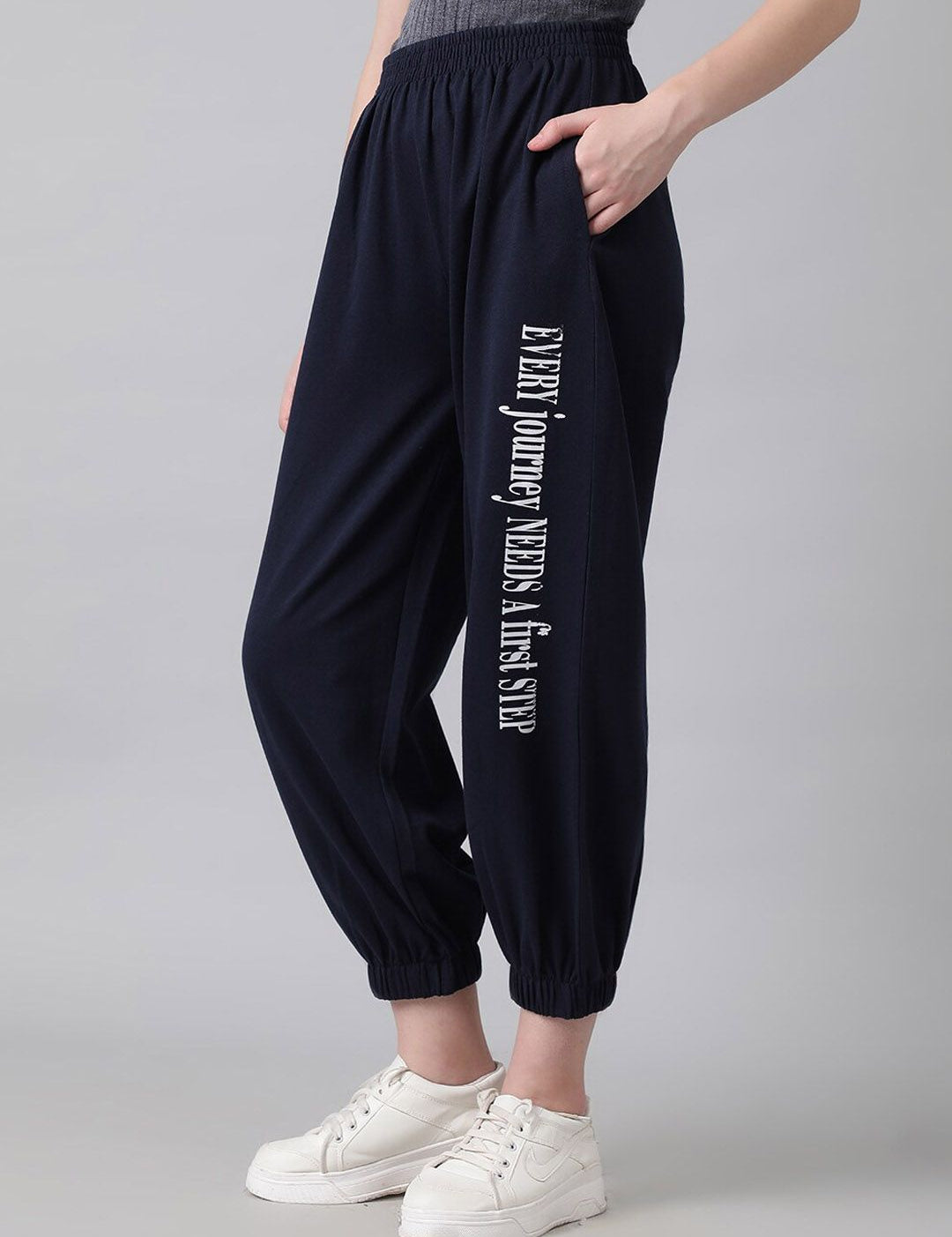 Kotty Women Typography Printed Joggers