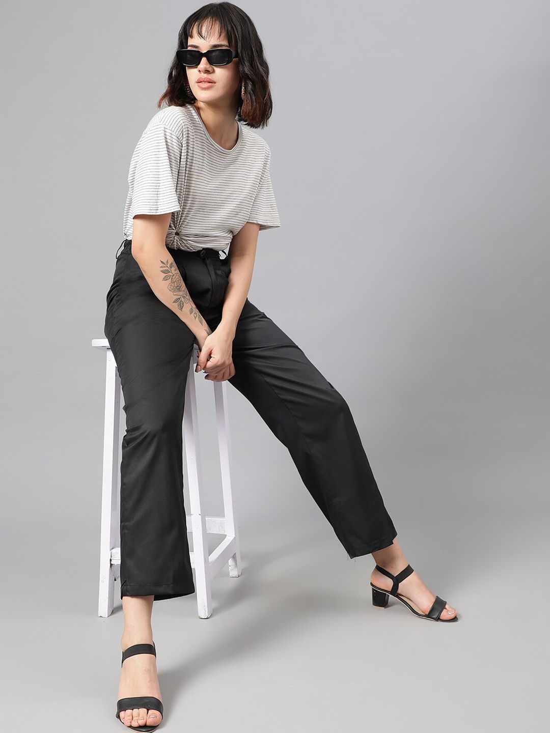 Kotty Women Black Relaxed Straight Leg Fit High-Rise Easy Wash Pleated Parallel Trousers