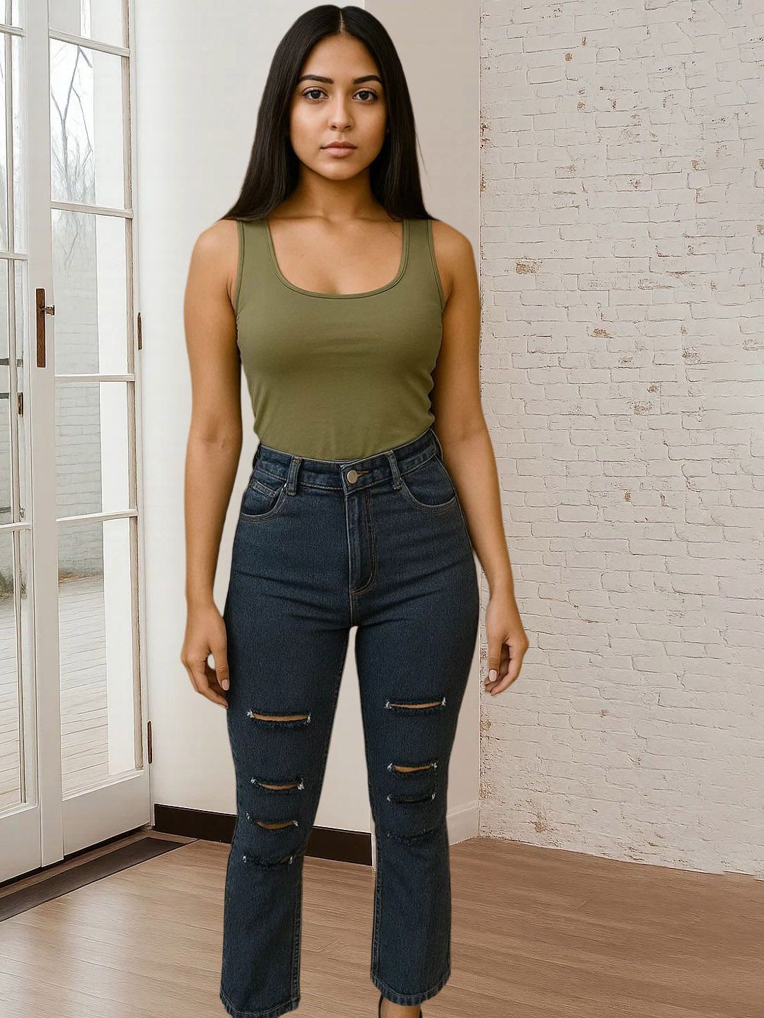 Kotty Women Relaxed Fit High-Rise Mildly Distressed Stretchable Jeans