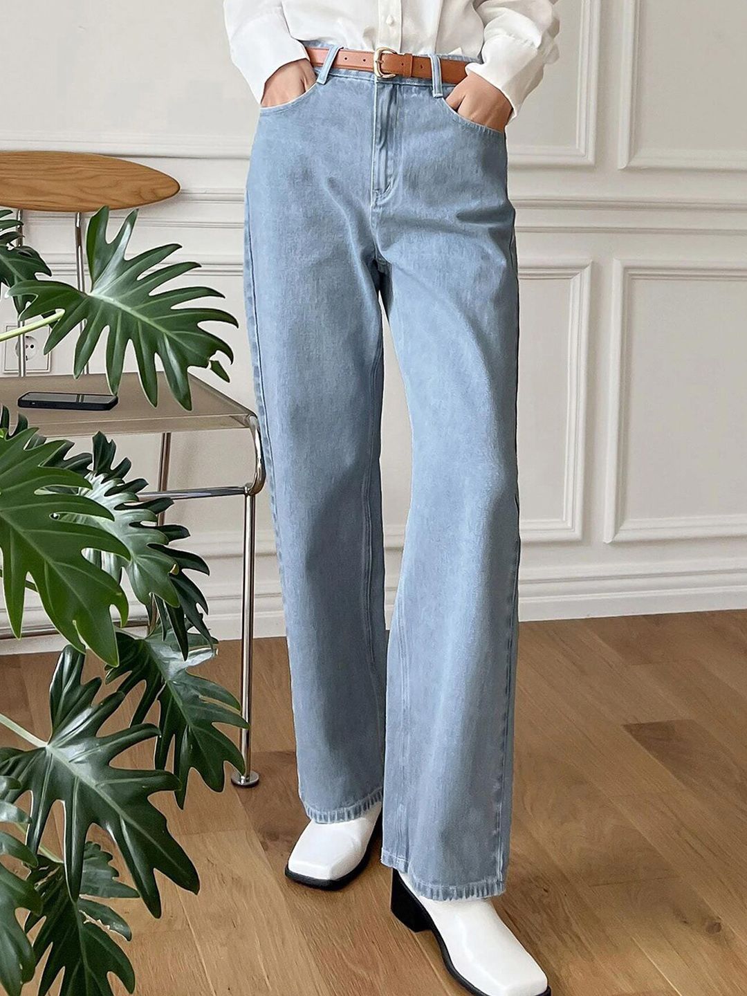 Kotty Women Straight Fit High-Rise Stretchable Jeans