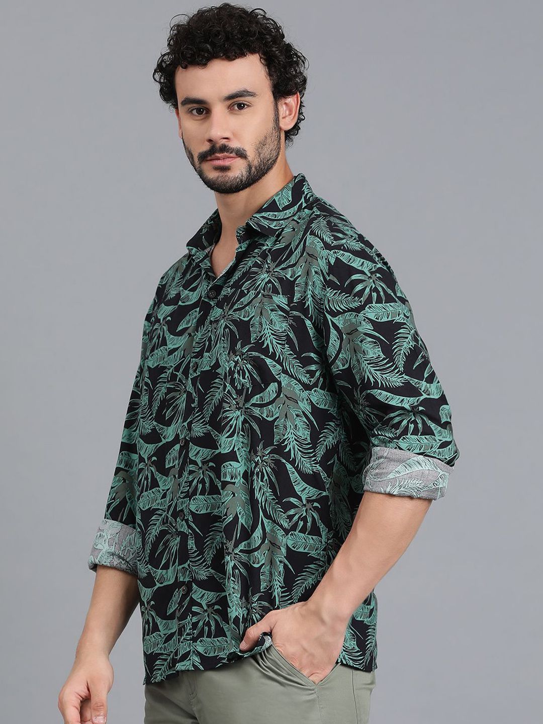 Kotty New Green & Black Floral Printed Spread Collar Relaxed Fit Casual Shirt
