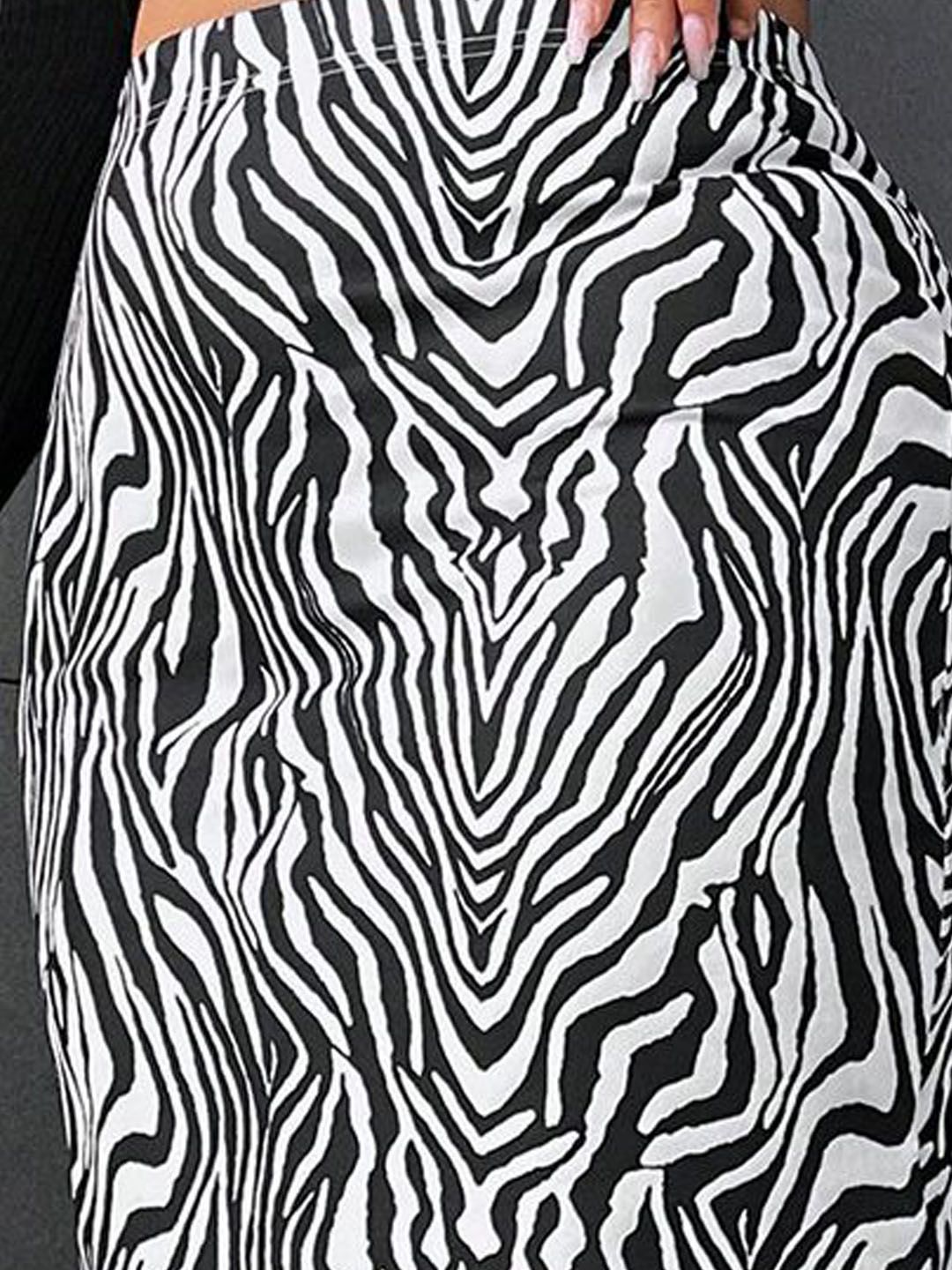  Kotty Printed Straight Midi Skirts