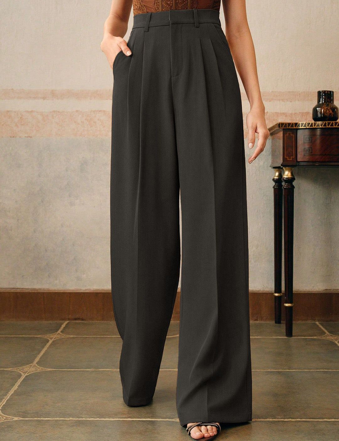 Kotty Women Relaxed Straight Leg High-Rise Pleated Trousers