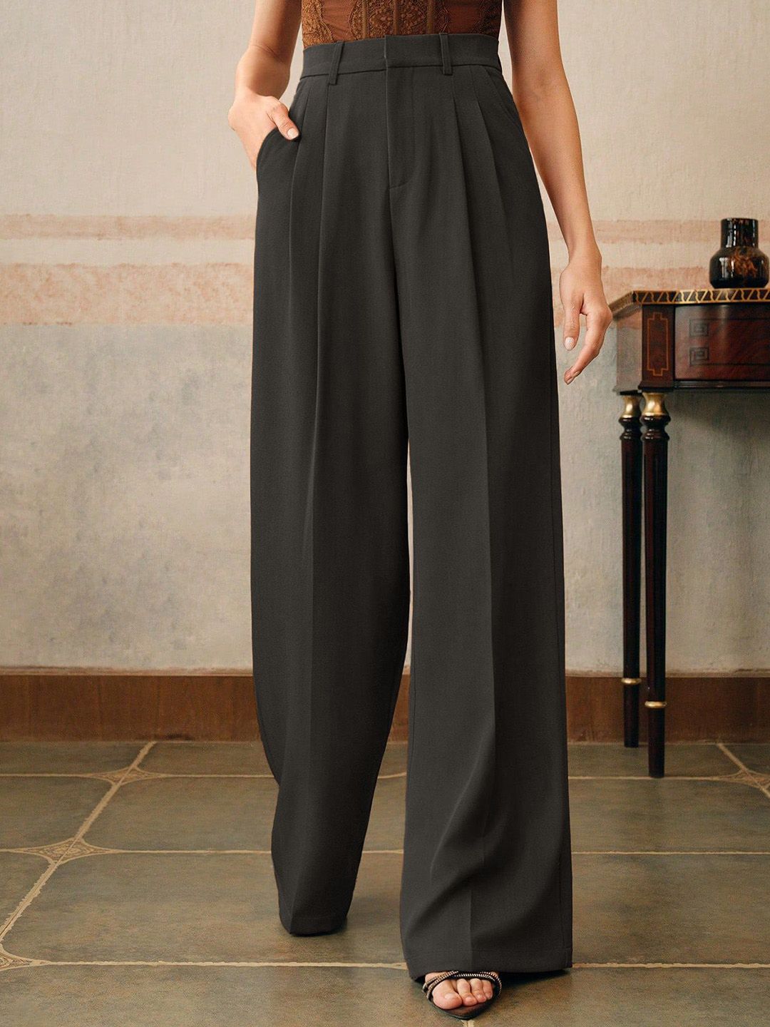 Kotty Women Relaxed Straight Leg High-Rise Pleated Trousers