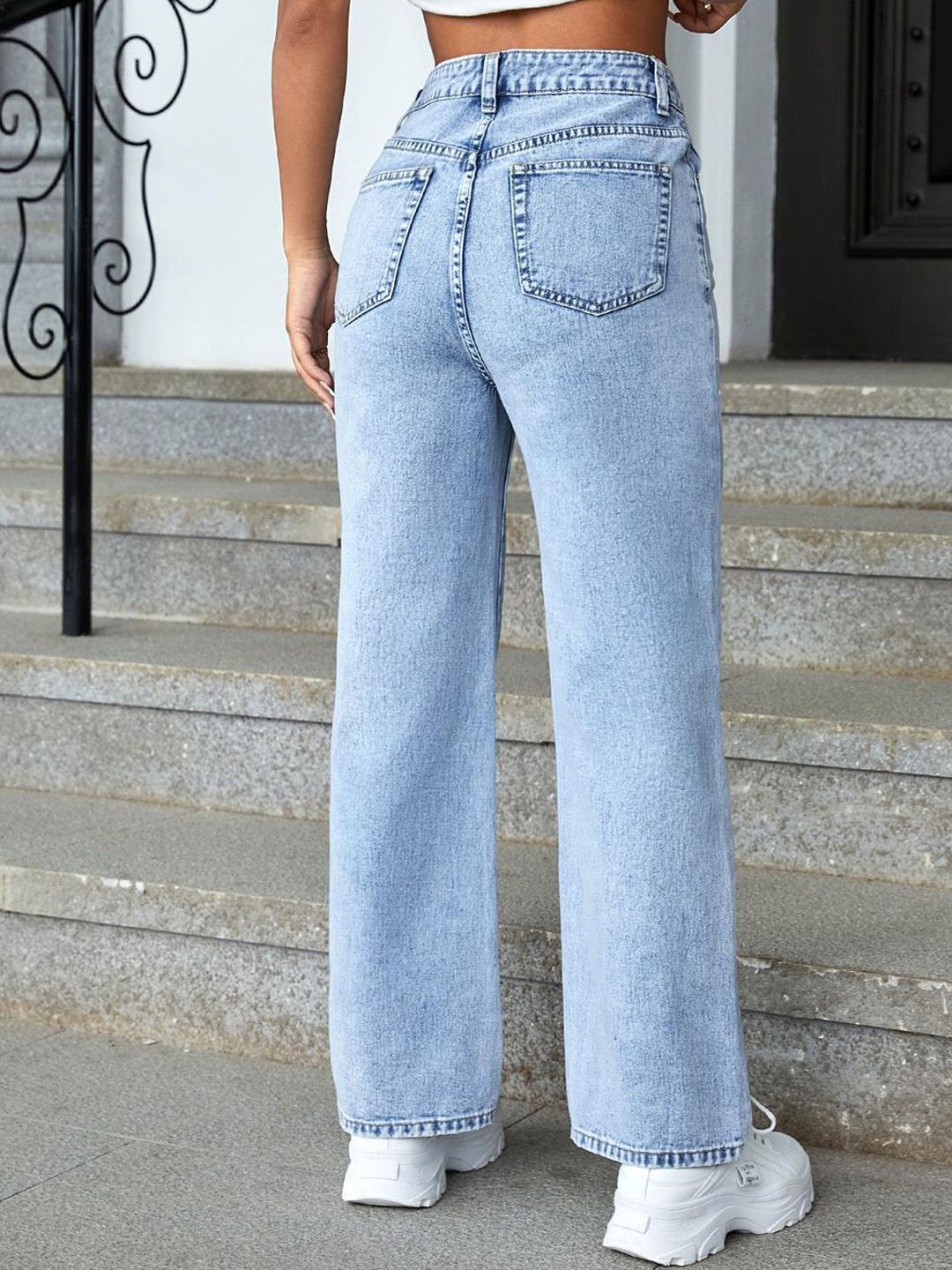 Kotty Women Jean Straight Fit High-Rise Heavy Fade Stretchable Jeans