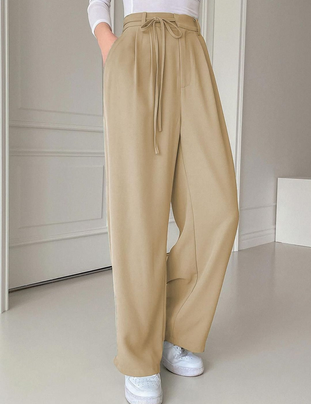 Kotty Women Relaxed Straight Leg Straight Fit High-Rise Trousers