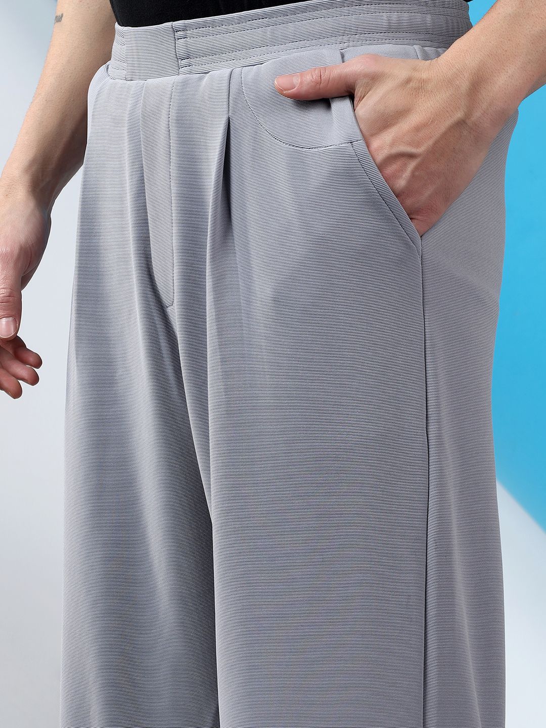 Kotty Men Low-Rise Pleated Trousers