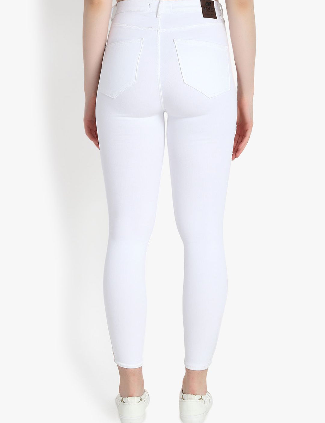 Kotty Women White Skinny Fit High-Rise Slash Knee Stretchable Jeans