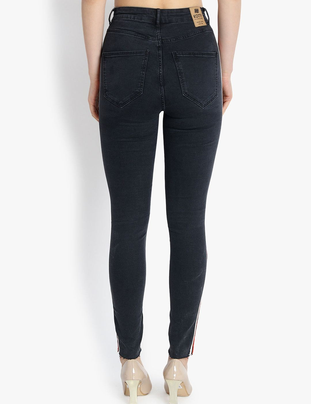 Kotty Women Black Skinny Fit High-Rise Slash Knee Jeans