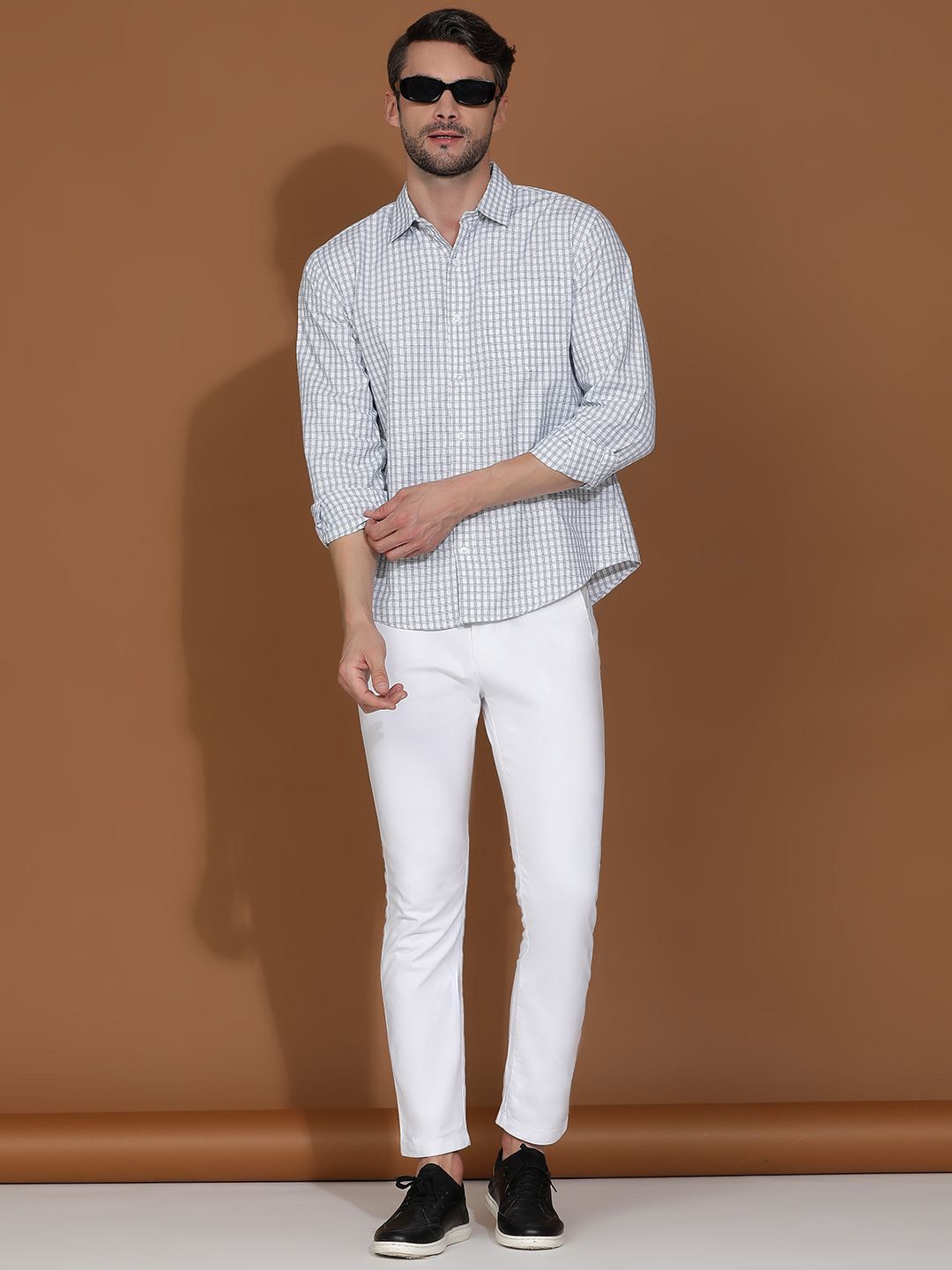 Kotty White & Blue Gingham Checks Printed Spread Collar Casual Shirt