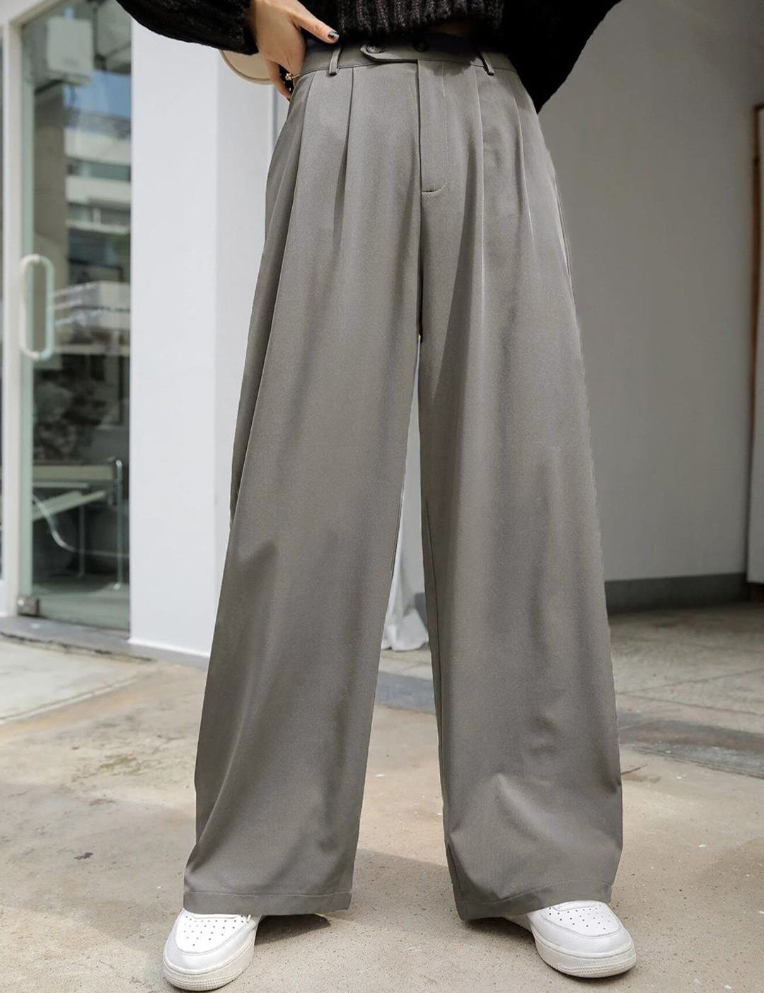 CURVE BY KOTTY Women Relaxed Straight Leg High-Rise Easy Wash Pleated Trouser