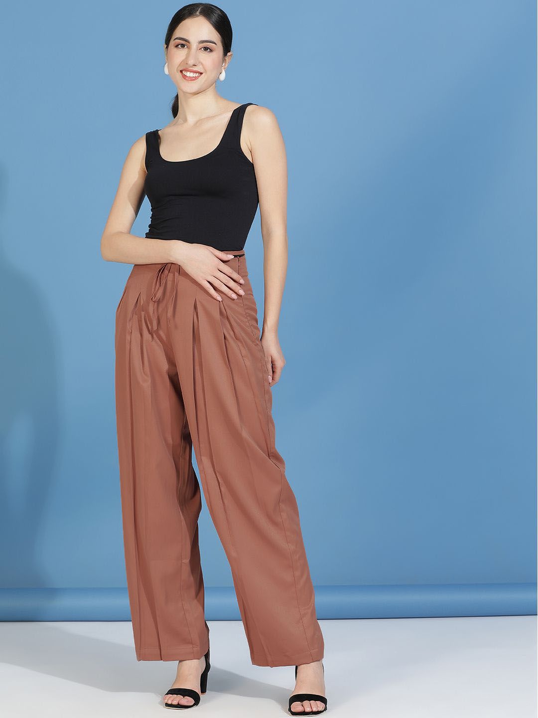 Kotty Women Relaxed Straight Fit High-Rise Easy Wash Pleated Trousers