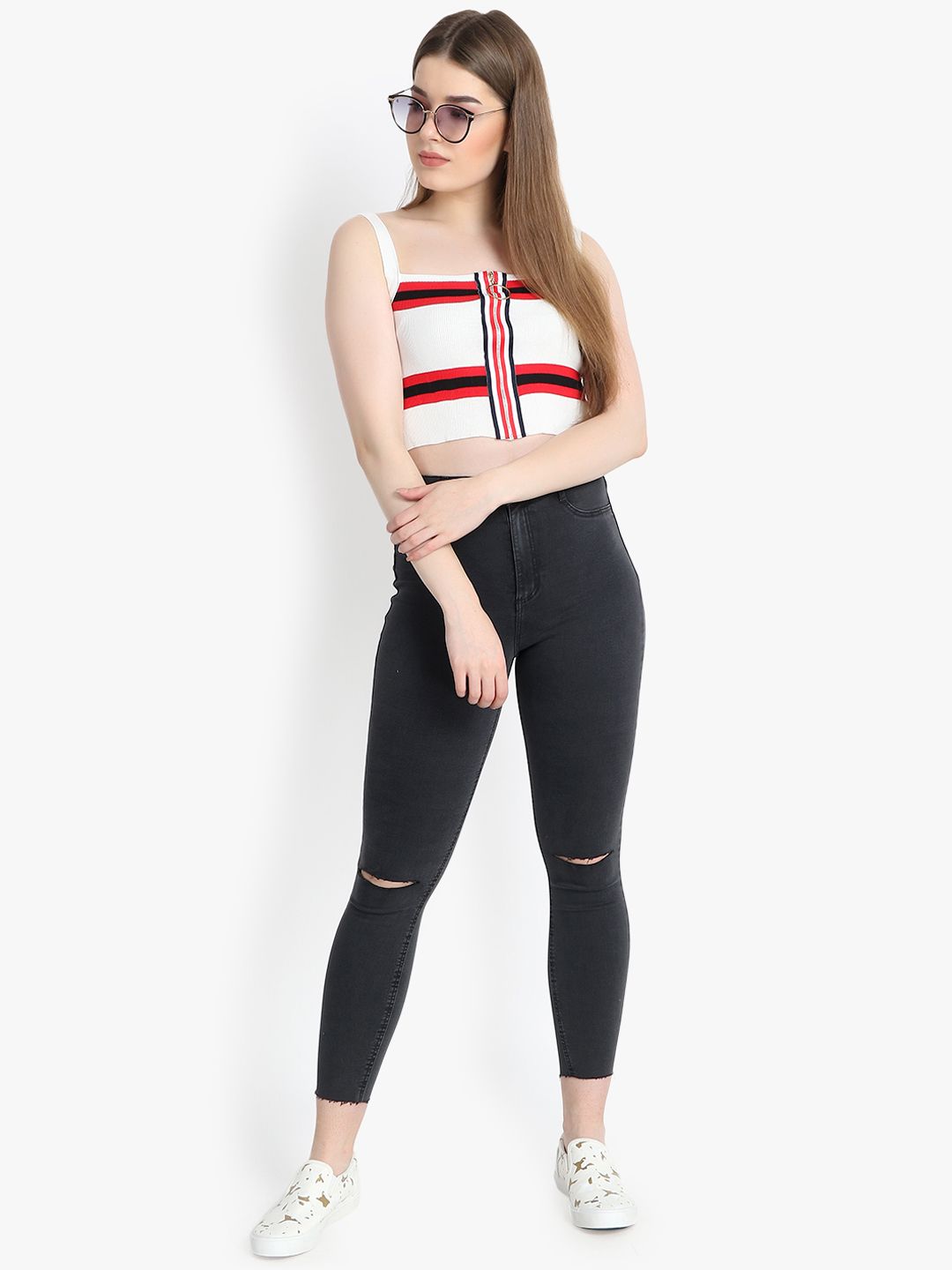 Kotty Women Black Skinny Fit High-Rise Slash Knee Cropped Jeans