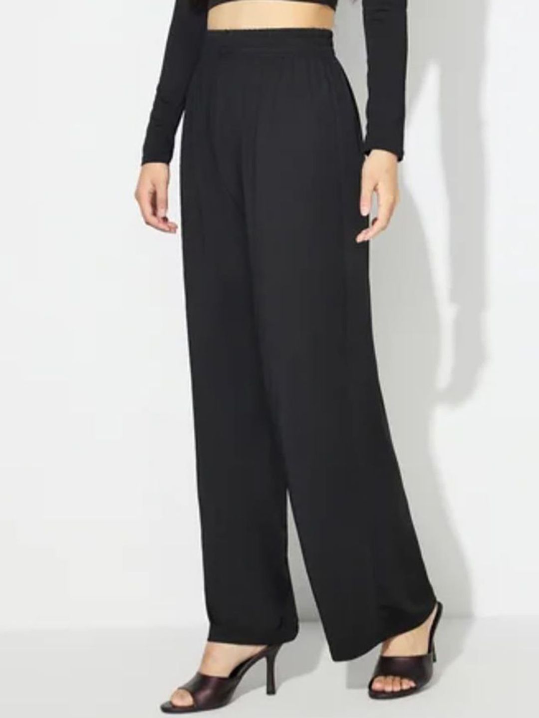 Kotty Black Round Neck Crop Top With Trouser