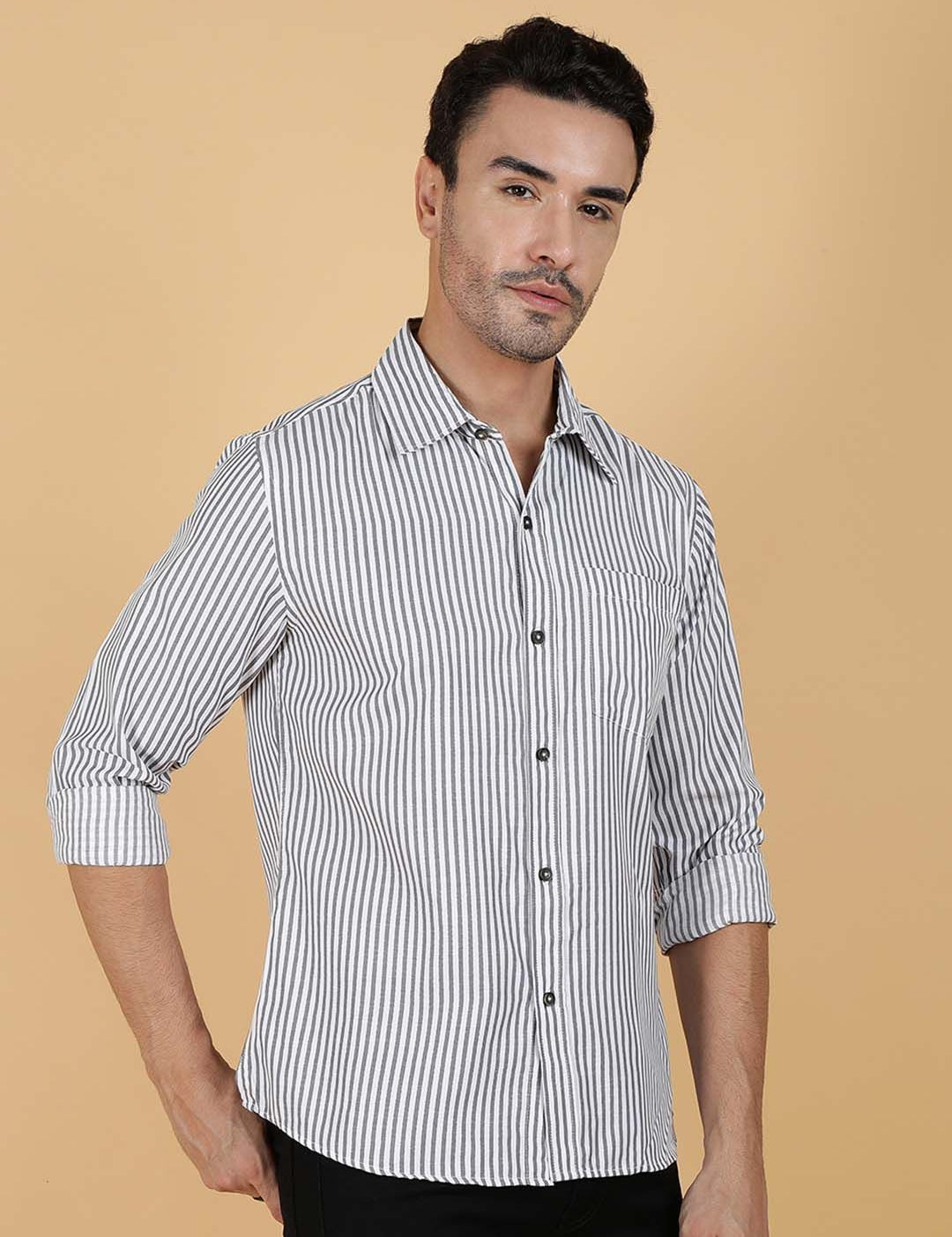 Kotty Men Relaxed Fit Spread Collar Striped Casual Shirt