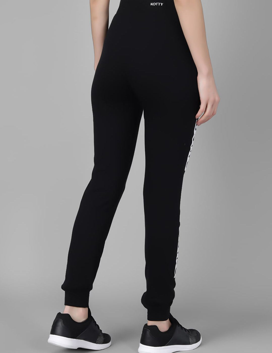 Kotty Women Pack Of 2 Printed Straight-Fit Joggers 