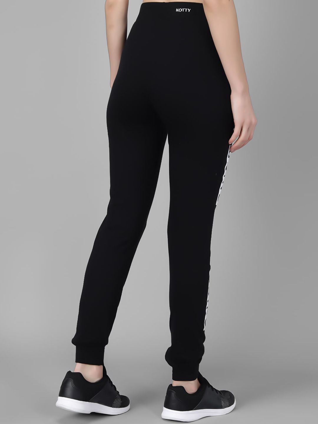 Kotty Women Pack Of 2 Printed Straight-Fit Joggers 